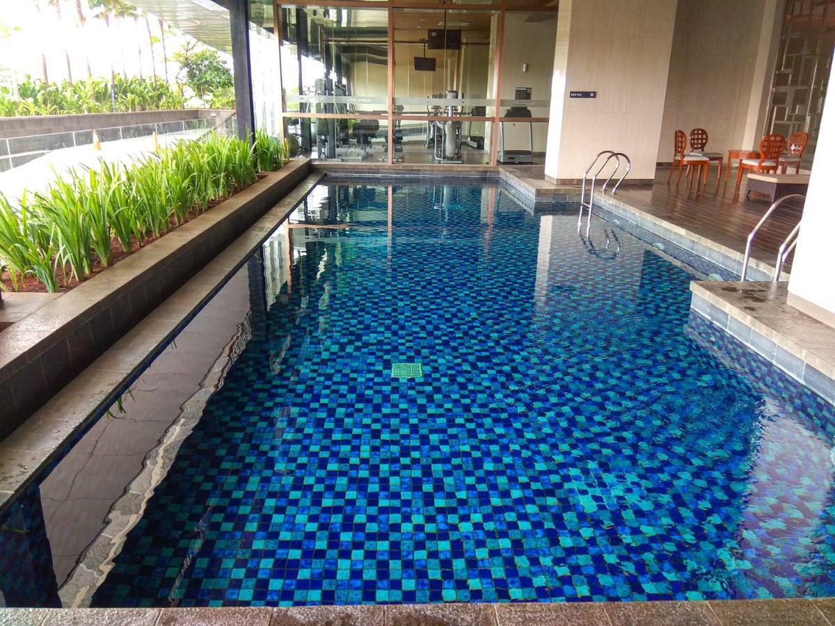 Elegant 1Br Kemang Village Apartment By Travelio Yakarta Exterior foto